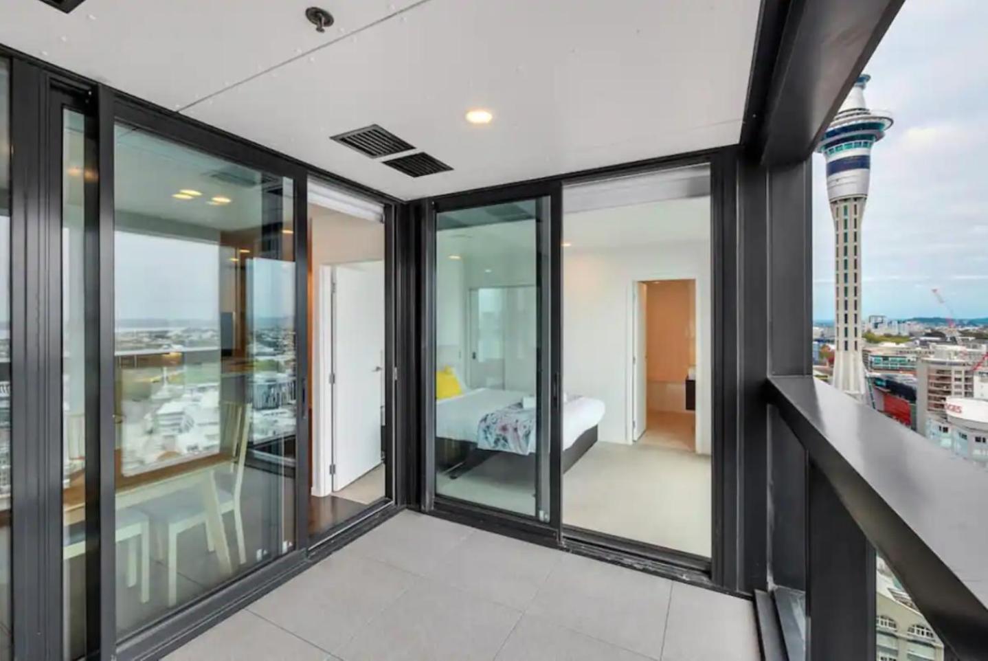 Top Floor Harbour View And Skytower View Apartment In Cbd Auckland Luaran gambar